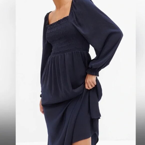 Gap Smocked Midi Dress Navy Size M NWT - Picture 1 of 8